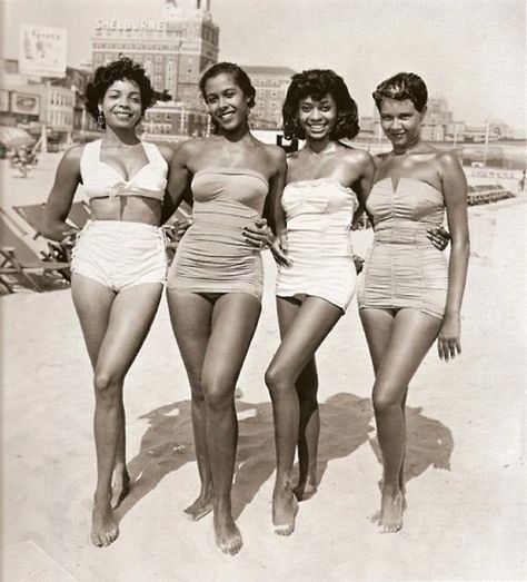 The Evolution of Women's Swimwear from the 1700s to Today – Glitz Glam and Rebellion 1950s Black Women, 1950s Vintage Fashion, Black Pinup, Black Pin Up, Glamour Vintage, Lindy Hop, Vintage Black Glamour, Look Retro, Summer Dresses For Wedding Guest