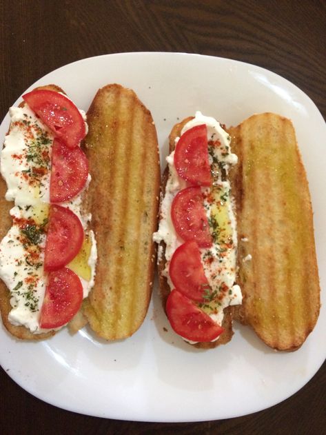 Labneh sandwich Labneh Sandwich, Hot Dogs, Sandwiches, Ethnic Recipes