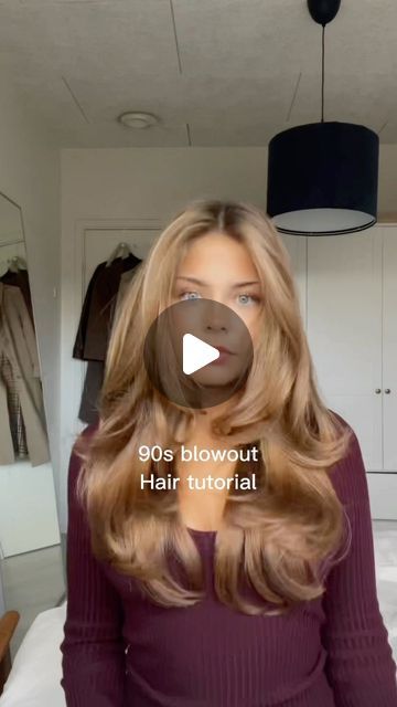 Freya Philipa J. Bryndorf <3 on Instagram: "Blowout hair tutorial 🤍  #fyp #hairtutorial #blowout #90sstyle #velcrorollers #tiktok #instagramreels #instagram #hair #brownhair" Hair Inspo Blowout, Blowout Hair No Layers, 90 Blowout Hair, Blowout Medium Length Hair, Blowout With Bangs, How To Blowout Hair, 90’s Blowout, Blow Dry Styles, Blowout Hair Medium