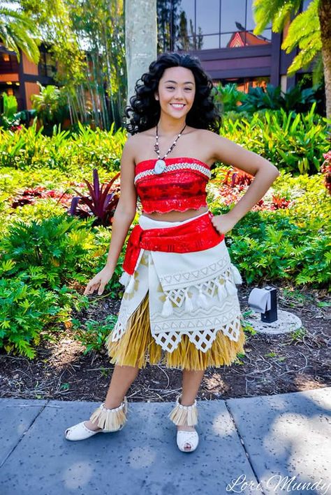 Ideias para Fantasia de Moana | Como fazer em casa Moana Disney Costume, Moana Halloween Costume, Moana Cosplay, Disney Princess Moana, Diy Costumes Women, Disney World Outfits, Halloween Party Outfits, Princess Cosplay, Disney Cosplay