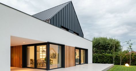 Houses In Poland, Architecture References, Room Layout Design, Cedar Walls, Timeless Architecture, Gable Roof, Standing Seam, Modular Building, Design Magazine