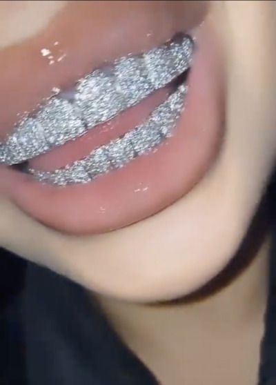 Grillz. Slugs. White teeth. Veneers. Tooth gems. Tooth gems. Girl Grillz, Pretty Teeth, Grillz Teeth, Diamond Grillz, Diamond Teeth, Icy Girl, Grills Teeth, Tooth Gem, Teeth Jewelry