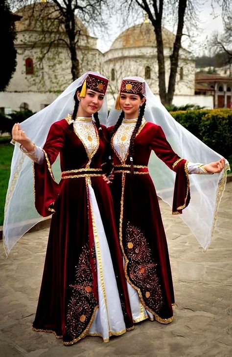 TURKISH CLOTHING Turkish Clothing, Costumes Around The World, Turkish Culture, National Dress, Ethnic Outfits, Folk Dresses, Folk Fashion, Traditional Fashion, Folk Costume