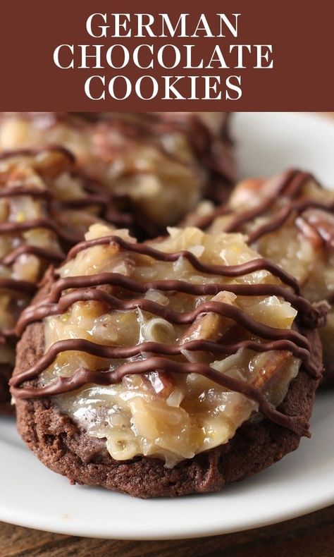 German Chocolate Cookies, Biscuits Diététiques, Resep Brownies, Pecan Topping, Coconut Pecan, Läcker Mat, German Chocolate, Easy Cookie Recipes, Cookies Recipes Christmas