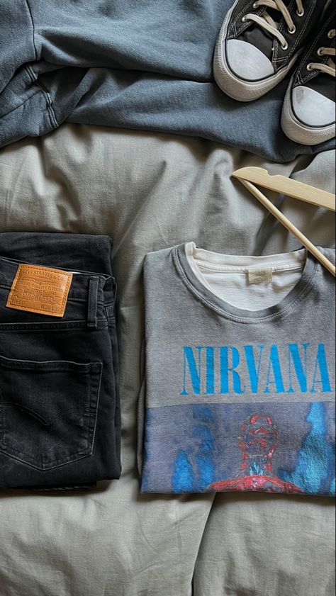 2017 (Zumiez) Nirvana washed tshirt with some suble black levis adn amazing shoes. Chuck taylor (00s Russell Hoodie) Washed Tshirt, Black Levis, Quick Outfits, Levi Strauss, Nirvana, Chuck Taylor, Chuck Taylors, Mens Outfits, Pants