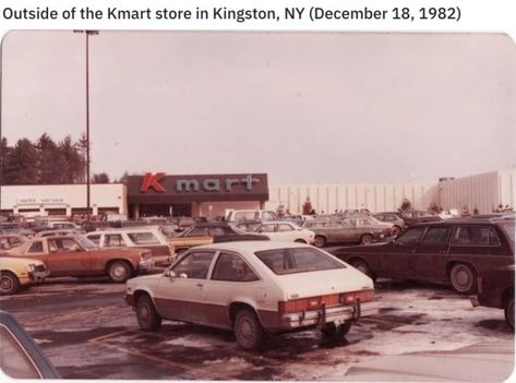 32 Pics of 80's Nostalgia to Wash Over You - Feels Gallery K Mart, Vintage Places, Car Spotting, Childhood Memories 80s, Vintage Mall, 70s Nostalgia, Storefront Signs, Star Wars Episode Iv, Nostalgia Core