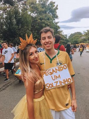 Looks%20para%20o%20carnaval%202023%20(27) Carnaval Outfit, Carnival Holiday, Carnaval Costume, Brazil Carnival, Carnival Makeup, Bold Makeup Looks, Cute Costumes, Carnival Costumes, Carnival Party