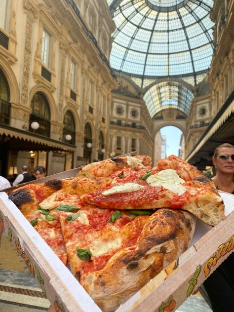 Pizza Italy Aesthetic, Italy Food Astethic, Milan Italy Aesthetic Food, Italian Food In Italy, Milan Italy Food, Italy Food Aethstetic, Italian Food Astethic, Italian Food Aethstetic, Milan Moodboard