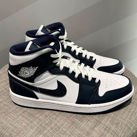 Air Jordan 1 Mid Obsidian mid-top retro basketball shoes 554724-174 Air Jordan 1 Mid Obsidian, Jordan 1 Mid Obsidian, Retro Basketball Shoes, Retro Basketball, Mid Top, Air Jordan 1 Mid, Jordan 1 Mid, Air Jordan 1, Jordan 1