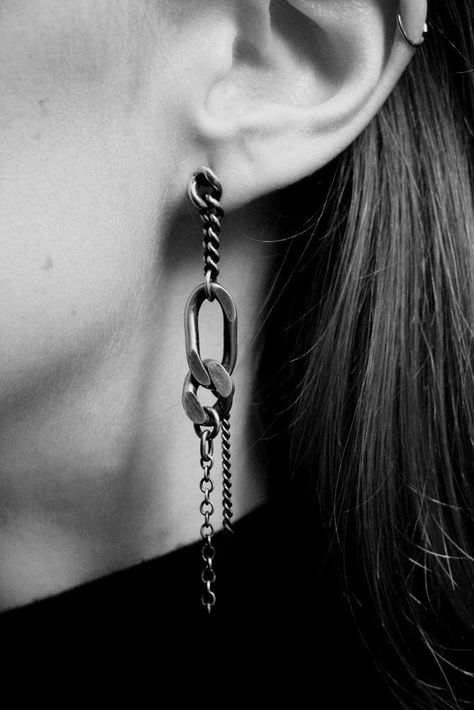 Chains Earrings, Chain Jewellery, Jewelry Vendor, Lou Reed, Walk On The Wild Side, Fine Silver Jewelry, Black Sapphire, Gold Models, Sapphire Color