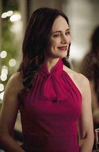 Madeline Stowe, Revenge Season 2, Victoria Grayson, Revenge Outfits, Revenge Tv Show, Madeleine Stowe, Josh Bowman, Emily Thorne, The Last Of The Mohicans