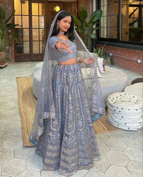 Indian Prom Dresses, Desi Dress, Desi Wedding Dresses, Lehenga Designs Simple, Traditional Indian Dress, Desi Fashion Casual, Indian Dresses Traditional, Desi Clothes, Traditional Indian Outfits