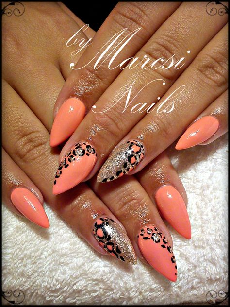 Stiletto nail Spring Pointy Nails, Stilleto Nails Designs Summer Simple, Short Nail Stilleto Ideas, Point Nails Design, Almond Stiletto Nails Design, Nail Cheetah, Nail Designs Leopard Print, Nail Designs Leopard, Spring Nails Stiletto