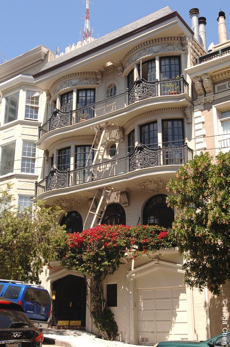 Nob Hill apartment on Sacramento Street. San Francisco, CA Apartments In California, San Francisco Exterior Home, Aesthetic Nyc Apartment Exterior, Apartment In San Francisco, San Francisco Penthouse, San Francisco House Aesthetic, San Fran Apartment, San Francisco Apartment Exterior, California Apartment Exterior