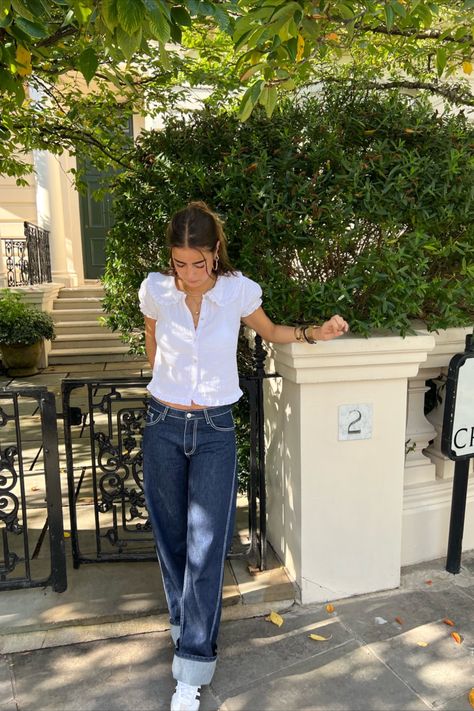 Our Minka Dink Jeans. Beautiful navy denim with white contrast stitch🌟🤍 Jeans And A Cute Top Outfit, Shirt Jeans Outfit Woman, Navy Blue Jeans Outfit, Navy Jeans Outfit, Director Outfit, Jeans Outfit Men, Dress Better, Blue Jean Outfits, Feminine Elegance