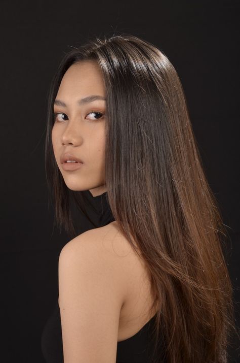 To show what filipina beauty is. Filipina Woman Aesthetic, Mixed Filipino Women, Filipino Woman Aesthetic, Filipino Nose, Philipino Woman, Reading Imagination, Filipino Model, Filipina Woman, Filipina Model