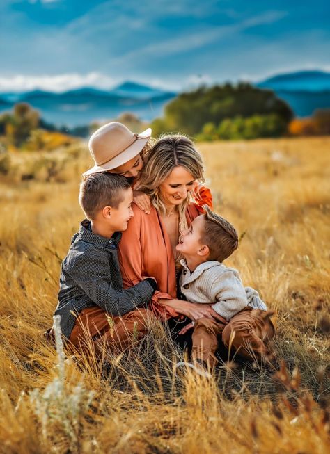 Mom And Three Sons Photo Ideas, April Family Photos, Mom And Sons Pictures, Photography Poses Family Single Mom, Single Mom Family Photo Ideas, Couples Mini Session Ideas, Single Parent Photoshoot Ideas, Mother And 3 Kids Photoshoot, Mom Of 3 Photoshoot