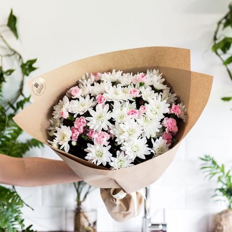 Bouquet Tips, Chrysanthemum Growing, Flowers Chrysanthemums, Chrysanthemum Bouquet, Filler Flowers, Luxury Flower Bouquets, Soil Texture, Life Flower, White Chrysanthemum