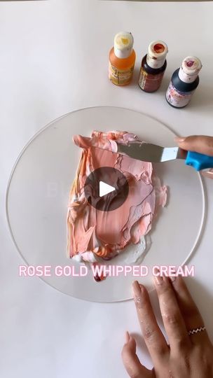 1.8K views · 2.5K reactions | Get your rose gold colour whipped cream in seconds🤔 . . . . #cake #cakebusiness #cakedecorating #cakedesign #cakeartist #cakelovers #cakemaker #lifeofacakedecorator #blackbandsbakes #viralreels #cakereels #funnyreels #rosegoldpalette #relatable #reelsinstagram #reels #reelitfeelit #homebaker #surathomebaker #bakerlife #smallbusiness #smallbusinessowner #youneedacake #cakeart #hardwork #explorepage #explore #birthdaycake #rosegoldcake #whippedcream | BlackBands Bakes | amritachimnani_music · I Love You - Manish Melodies ft. Amrita Chimnani Rose Gold Icing How To Make, How To Make Rose Gold Buttercream, Rose Gold Frosting, Rose Gold Cake Ideas, Rose Gold Cake Ideas Birthday, Rose Gold Icing, Rose Gold Buttercream, Rose Gold Cupcakes, Flower Icing