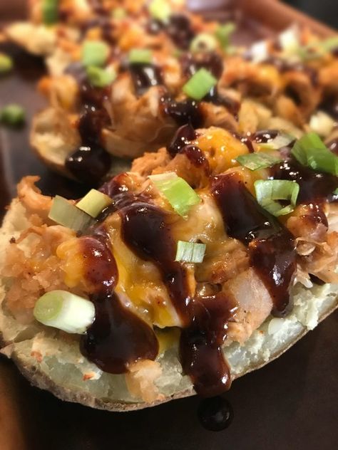 Potato Calories, Shredded Bbq Chicken, Make Shredded Chicken, Stuffed Potatoes, Recipe Builder, Cooking Chicken To Shred, Twice Baked, Twice Baked Potatoes, Chicken Potatoes