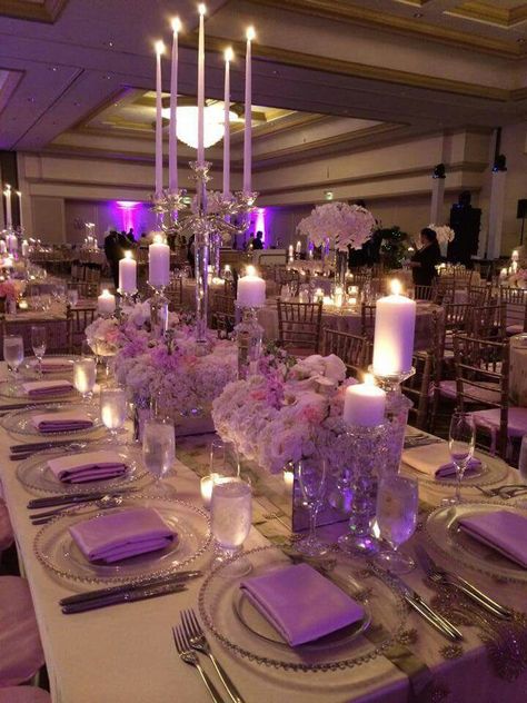 Pink And Lilac Quince Theme, Sweet 16 Party Themes Elegant, Quinceanera Hall Set Up, Lilac Xv Decor, Purple Quiencera Theme, Purple Quince Theme Ideas, Sweet 16 Party Colors, Purple Elegant Party Decor, Qencenera Ideas Light Purple