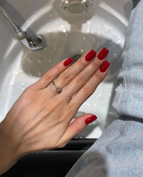 Red Nails Rounded Square, Red Dip Nails Coffin, Chic Red Nails, Perfect Red Nails, Square Classy Nails, Subtle Red Nails, Classy Nails Red, Red Nails Short Square, Medium Red Nails