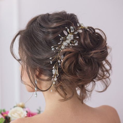 Quinceanera Hair, Hairstyles Mohawk, Summer Bob, Hairstyles Party, Wedge Hairstyles, Choppy Layers, Bouffant Hair, Asymmetrical Hairstyles, Easy Bun