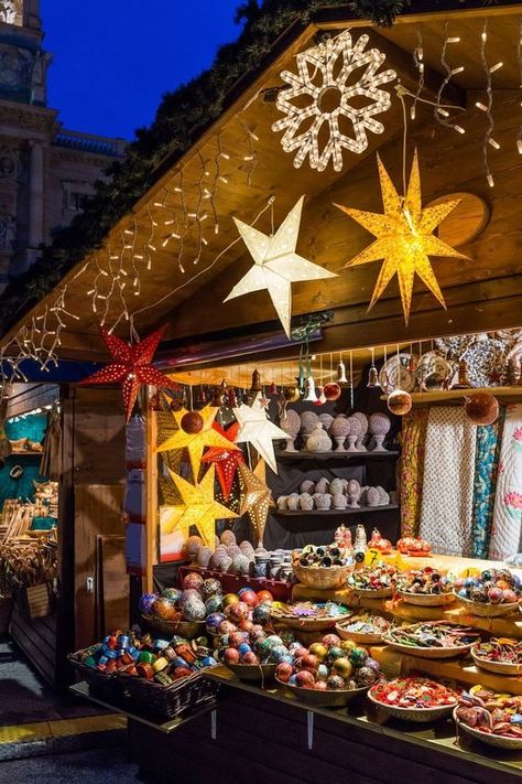 Christmas Stall Ideas, Christmas Tree Gif, Christmas Market Stall, Stall Decorations, Christmas Things To Do, Christmas Getaways, Santa Express, Irish Christmas, Christmas Craft Fair