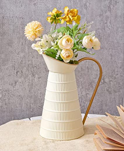 Elegant Cream White Metal Flower Jug Vase, Farmhouse Galvanized Pitcher Vase, Rustic Decorative Milk Jug for Flowers Milk Jug Vase, Shabby Chic Vases, Vase Rustic, Metal Pitcher, Shabby Chic Stil, Gorgeous Centerpieces, Jug Vase, Pitcher Vase, Metal Vase