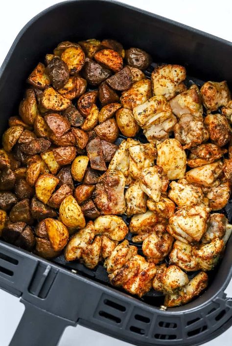 Chicken Meals Air Fryer, Air Fried Meal Prep, Chicken Bites And Potatoes Recipes, Dinner Ideas Easy Quick Air Fryer, Chicken And Rice Air Fryer Recipes, Chicken Potato Air Fryer, Family Meals Air Fryer, All In One Air Fryer Meals, Air Fryer Chicken And Potatoes Recipes