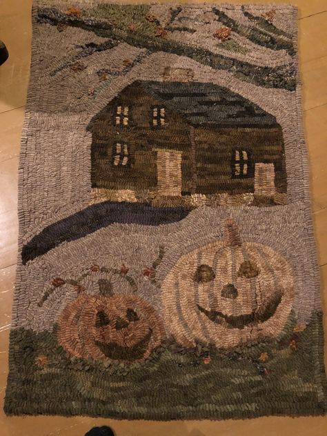 Pumpkin Log, Primitive Hooked Rugs, Cabin Rug, Fall Rug, Halloween Rug, Cabin Rugs, Hook Rugs, Hooked Rugs Primitive, Rug Hooking Designs