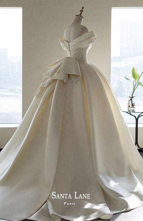 Istoria Modei, New Bride, 파티 드레스, Bridal Gowns Mermaid, Pretty Wedding Dresses, Dream Wedding Ideas Dresses, Fairytale Dress, Satin Wedding Dress, Ivory Wedding Dress