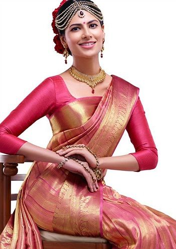 20 South Indian Style Designer Blouse Designs for Sarees Three Fourth Sleeve Blouse Designs, Ganesh Photography, Sleeve Blouse Designs, Style Blouse Designs, Yellow Blouse Designs, South Indian Blouse Designs, Color Plain, Traditional Indian Dress, Blouse Designs Indian