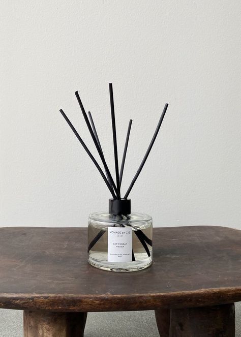 Reed Diffuser Product Photography, Reed Diffuser Photography, Reed Diffuser Aesthetic, Bathroom Diffuser, Diffuser Photography, Diffuser Aesthetic, Fragrance Branding, Reed Diffuser Design, Diffuser Packaging