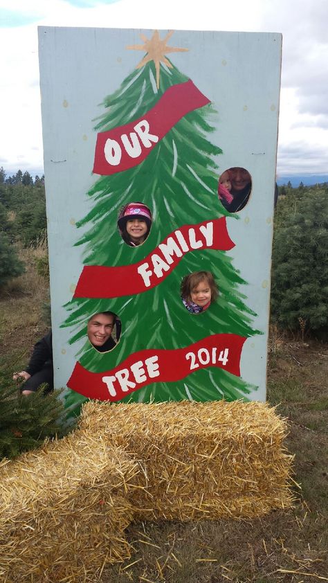 Christmas Tree Farm Photos, Christmas Tree Festival, Christmas Tree Lots, Tree Sign, Tree Themes, Farm Activities, Christmas Musical, Christmas Farm, Christmas Decorations Diy Outdoor