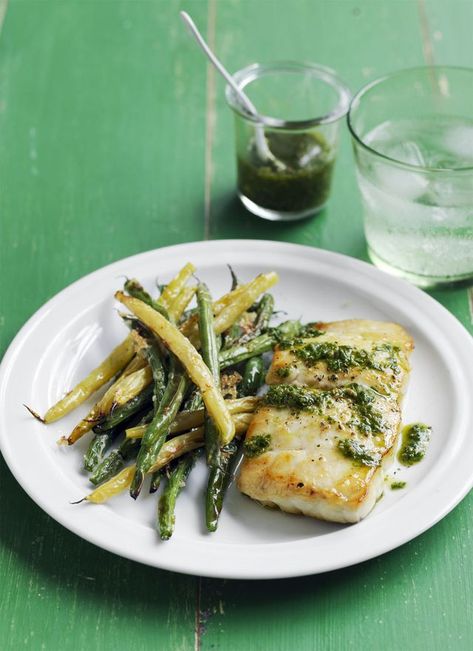 gluten free meals - Cod with Crispy Green Beans Crispy Green Bean Recipes, Italian Salsa, Crispy Green Beans, Hearty Dinner Recipes, Spring Dinner, Hearty Dinner, Green Bean Recipes, Gluten Free Dinner, Diet Vegetarian