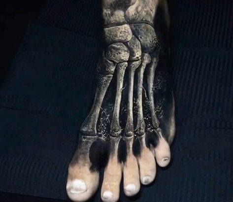 Eliot Kohek, Bones Tattoo, Realistisches Tattoo, Cupid Tattoo, Skull Hand Tattoo, Tattoo Test, Octopus Tattoos, Bone Tattoos, Biomechanical Tattoo