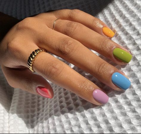 Different Color Nails, Multicolored Nails, Cute Short Nails, Shellac Nails, Rainbow Nails, Pastel Nails, Funky Nails, Dream Nails, Minimalist Nails