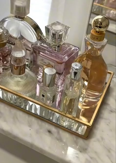 Perfume tray, miss dior, mirror tray, gold, golden decor, aesthetic, coquette decor, bedside table decor Skincare Tray Display, Perfume Tray Aesthetic Bedroom, Perfume Holder Tray, Golden Tray Decor, Perfume Mirror Tray, Aesthetic Perfume Tray, Dior Bedroom Aesthetic, Gold Perfume Tray, Perfume Tray Aesthetic