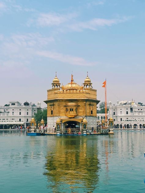 Harmandir Sahib Photography, Sri Harmandir Sahib, Temple Wallpaper, Golden Temple Wallpaper, Harmandir Sahib, Gurbani Quotes, Golden Temple, Amritsar, Cute Wallpapers