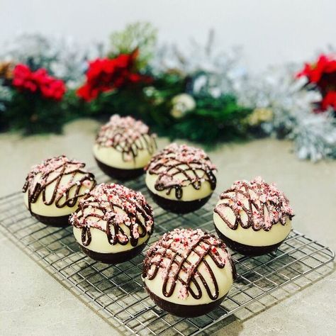 I honestly really didn't get all of the hype until I tried my own hot cocoa bombs - then I realized how fun and addicting they are, and how much fun you can have playing with the flavors! Peppermint bark is probably my favorite so far - OH my gosh; so fun and SO good!You only need a few supplies – a half-dome silicone mold, white / semisweet chocolate, hot cocoa mix, crushed candy canes, and mini marshmallows!As much fun as these are just to make, I think filming pouring milk over the… Christmas Morning Breakfast Casserole, White Hot Chocolate Recipe, Sipping Chocolate, Caramel Dessert, Caramel Dessert Recipes, Peppermint White, Hot Cocoa Mix, White Hot Chocolate, Homemade Hot Chocolate