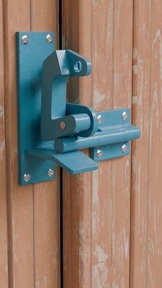 Automatic Smart Lock Idea #3d #animation #satisfying #lock #mechanics Outhouse Plans, Rural Property, Gate Locks, Farm Gate, Gate Latch, Door Gate, Security Locks, Smart Lock, Door Latch