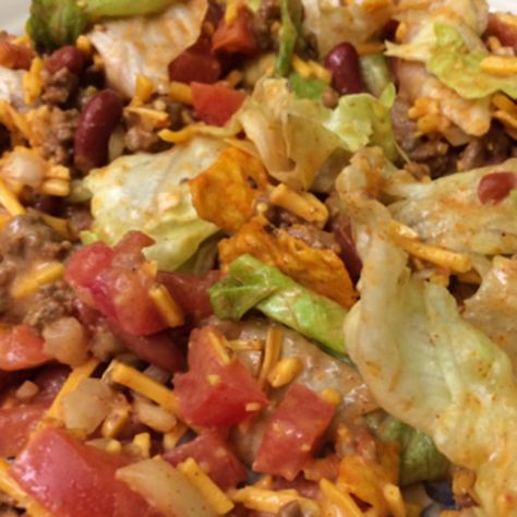 Taco Salad Wendys Taco Salad, Frito Taco Salad, Taco Salad Recipe Healthy, Layered Taco Salads, Easy Taco Salad Recipe, Taco Salad Dressing, Taco Salad Doritos, Turkey Taco Salad, Taco Salat