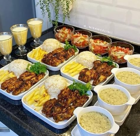 Food Set Up, Simple Family Meals, Party Food Buffet, Catering Ideas Food, Catering Food, Food Displays, Food Recepie, Buffet Food, Food Platters