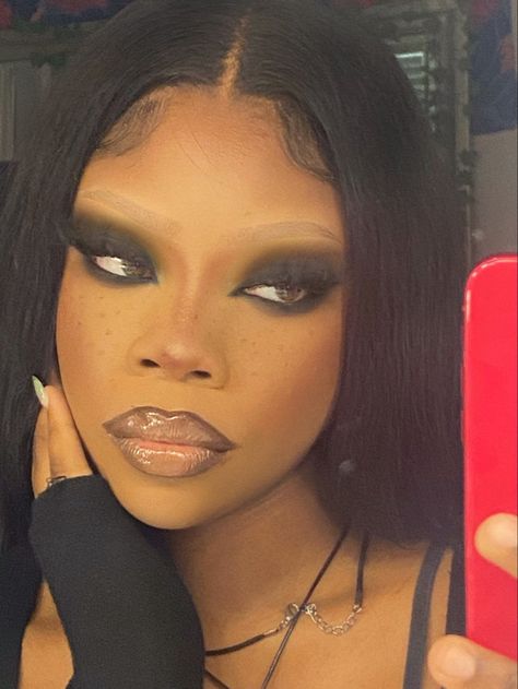 Burgandy Lipstick Makeup Black Women, Black Celebrity Makeup Looks, Soft Focus Makeup, Emo Black Women Makeup, Edgy Makeup Black Women, Dark Eye Shadow Makeup, Alternative Makeup Black Women, Tear Duct Makeup, Dark Makeup Black Women