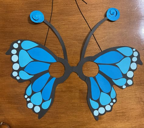 Butterfly craft ideas | eye mask with paper Butterfly Mask For Kids, Butterfly Costume Ideas, Eye Mask Craft, Paper Masks For Kids, Butterfly Craft Ideas, Mask With Paper, Butterfly Paper Craft, Fun Diy Kids Crafts, Paper Mask Diy