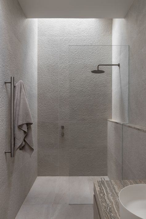 Limestone Bathroom Tiles, Reno Tips, Space Interior Design, Clay Pavers, Engineered Timber Flooring, Outdoor Pavers, Gable House, Limestone Wall, Stone Gallery