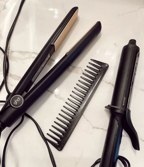 Hair Straighteners Aesthetic, Curling Iron Aesthetic, Flat Iron Aesthetic, Iron Aesthetic, Hairstyling Tools, Davines Oi, Quick Curls, Hair Irons, Work Pictures