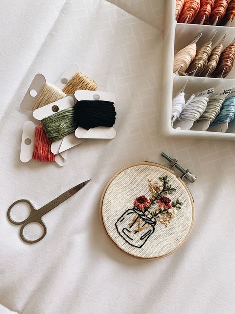 Hand Embroidery Photography, Embroidery Aesthetic Photography, Embroidery Photoshoot, Sewing Instagram Feed, Hand Sewing Aesthetic Photography, Photograph Embroidery, Cross Stitch Aesthetic, Flower Vase Embroidery, Vase Embroidery