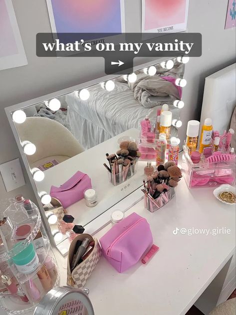 Cute Vanity Ideas, Dorm Vanity, Trendy Vanity, Preppy Vanity, Vanity Tour, Vanity Inspo, Dream Vanity, Room Organization Bedroom, Beachy Room